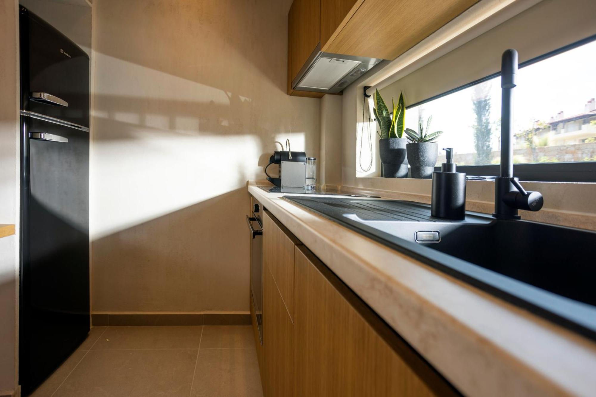 Pnoes Luxury Apart Otel Paliouri