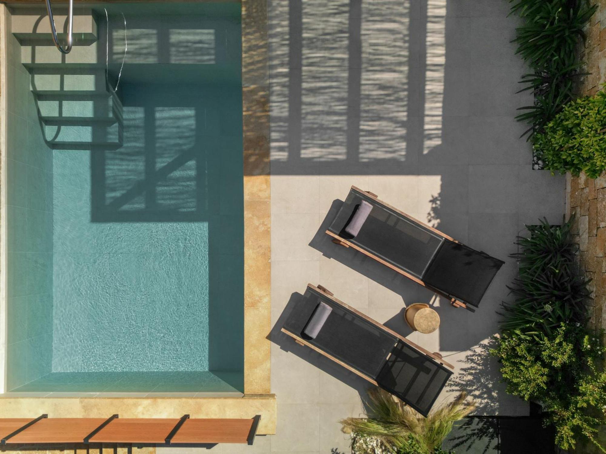 Pnoes Luxury Aparthotel