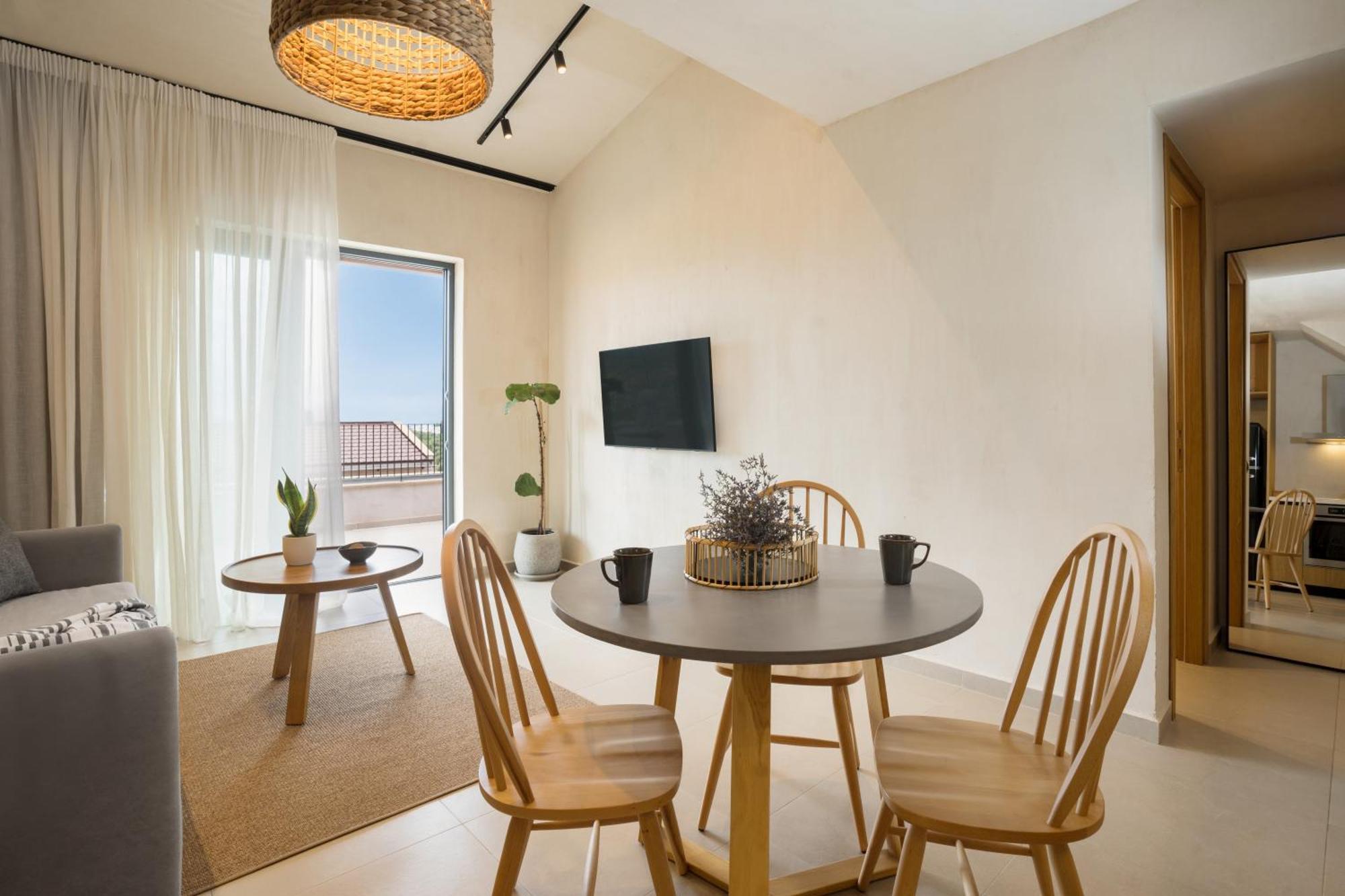 Pnoes Luxury Paliouri