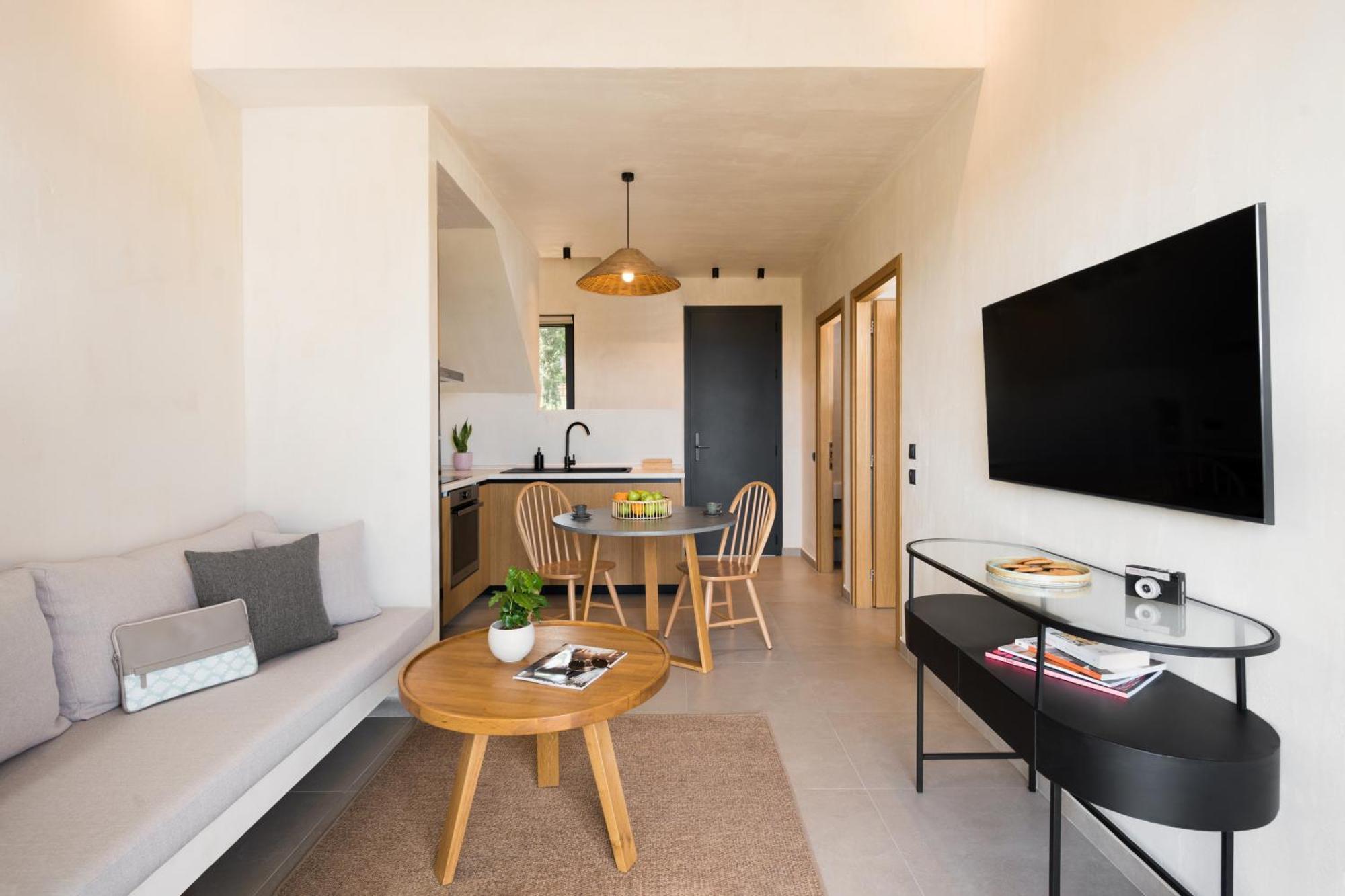 Pnoes Luxury Aparthotel Paliouri