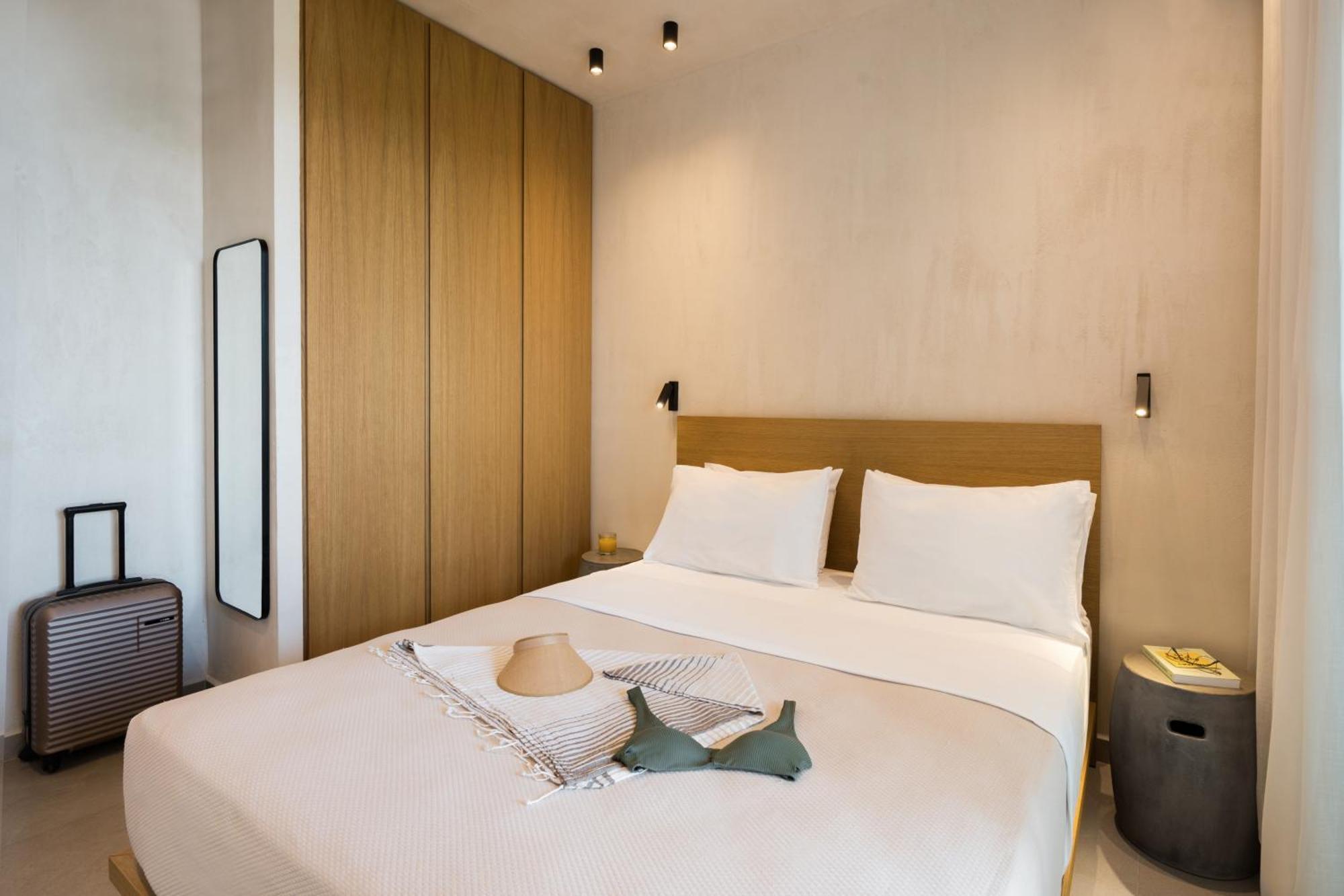 Aparthotel Pnoes Luxury *